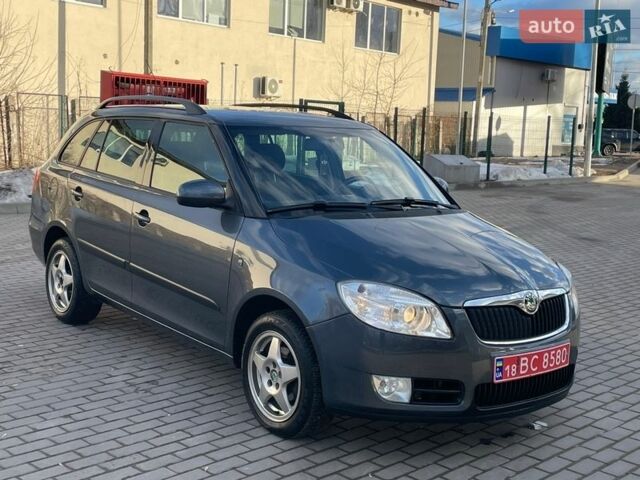 Серый Шкода Фабия, объемом двигателя 1.6 л и пробегом 202 тыс. км за 7450 $, фото 1 на Automoto.ua