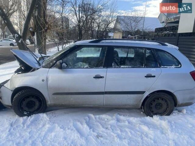 Серый Шкода Фабия, объемом двигателя 1.2 л и пробегом 270 тыс. км за 2000 $, фото 1 на Automoto.ua