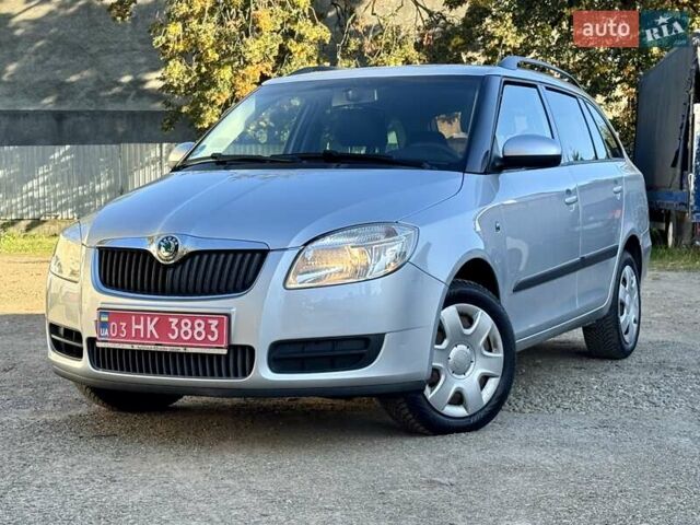 Серый Шкода Фабия, объемом двигателя 1.6 л и пробегом 222 тыс. км за 5999 $, фото 1 на Automoto.ua
