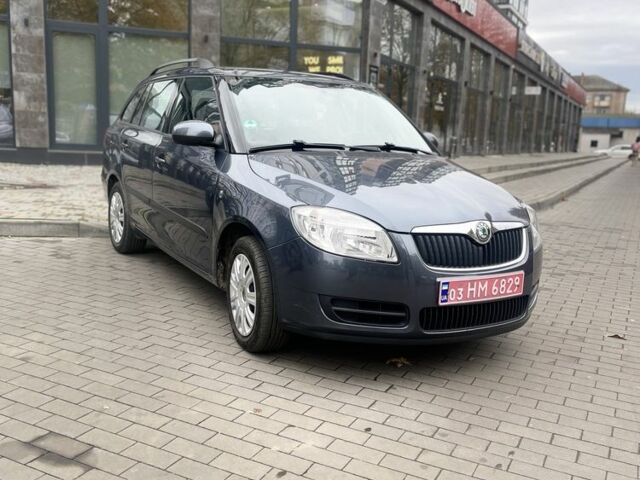 Серый Шкода Фабия, объемом двигателя 1.4 л и пробегом 219 тыс. км за 5550 $, фото 1 на Automoto.ua