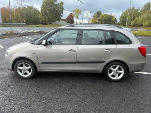 Сірий Шкода Фабія, об'ємом двигуна 1.6 л та пробігом 215 тис. км за 6999 $, фото 1 на Automoto.ua