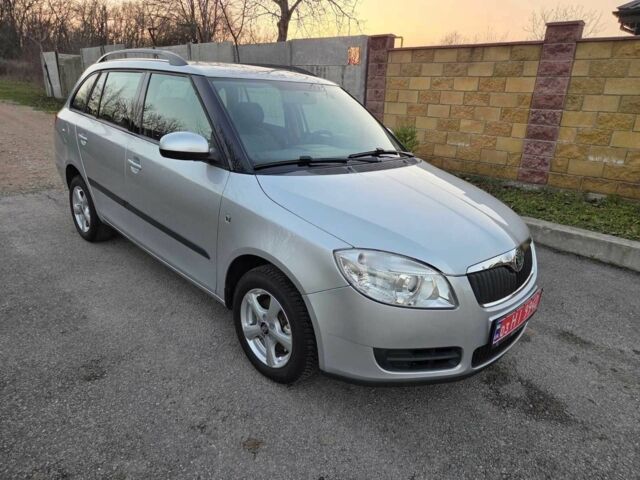 Серый Шкода Фабия, объемом двигателя 1.4 л и пробегом 172 тыс. км за 6550 $, фото 1 на Automoto.ua