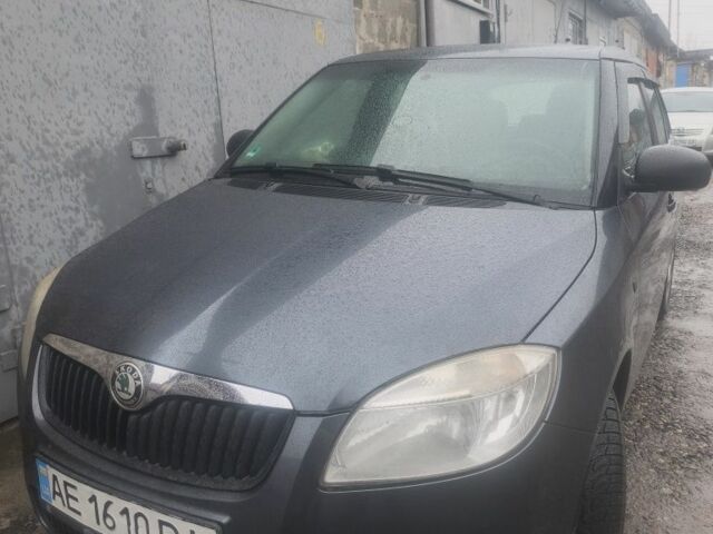 Серый Шкода Фабия, объемом двигателя 1.2 л и пробегом 237 тыс. км за 3500 $, фото 1 на Automoto.ua