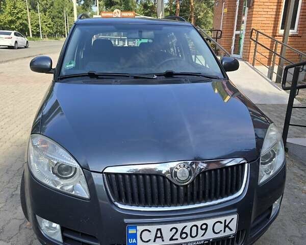 Сірий Шкода Фабія, об'ємом двигуна 1.6 л та пробігом 219 тис. км за 7300 $, фото 1 на Automoto.ua