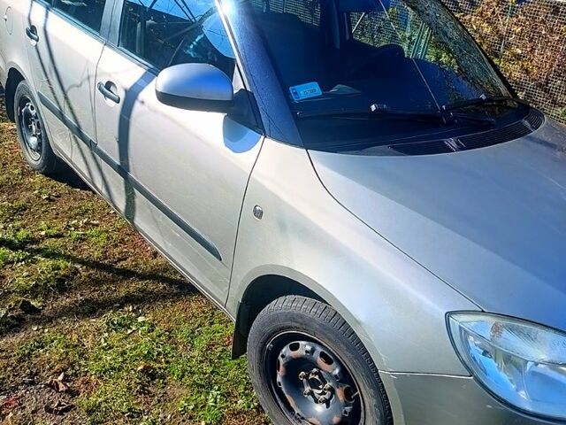 Сірий Шкода Фабія, об'ємом двигуна 1.2 л та пробігом 237 тис. км за 4200 $, фото 1 на Automoto.ua