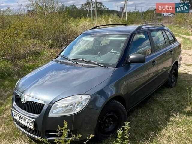 Серый Шкода Фабия, объемом двигателя 1.2 л и пробегом 221 тыс. км за 3670 $, фото 1 на Automoto.ua