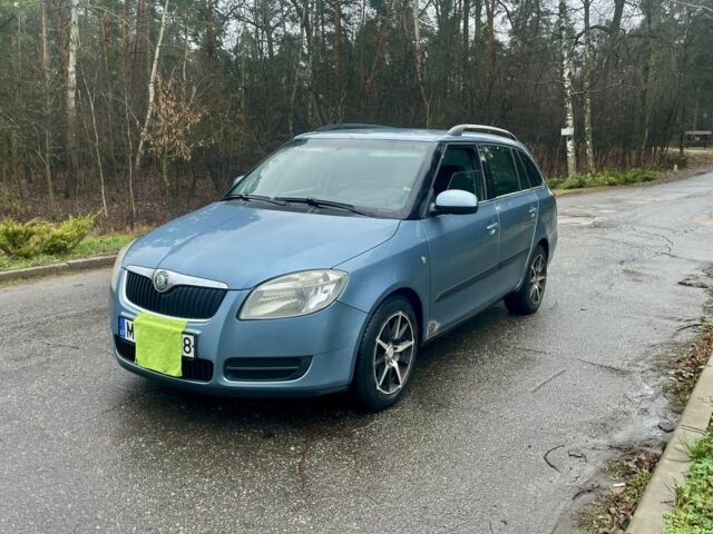 Серый Шкода Фабия, объемом двигателя 1.4 л и пробегом 240 тыс. км за 1999 $, фото 1 на Automoto.ua