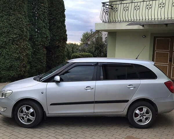 Серый Шкода Фабия, объемом двигателя 1.6 л и пробегом 220 тыс. км за 4500 $, фото 1 на Automoto.ua
