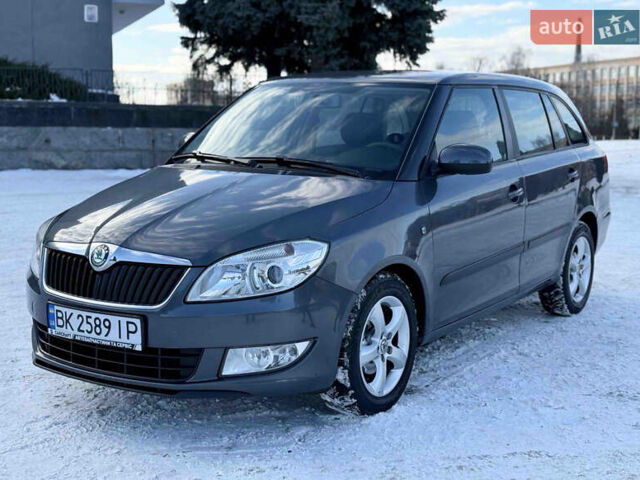Серый Шкода Фабия, объемом двигателя 1.2 л и пробегом 227 тыс. км за 4850 $, фото 1 на Automoto.ua