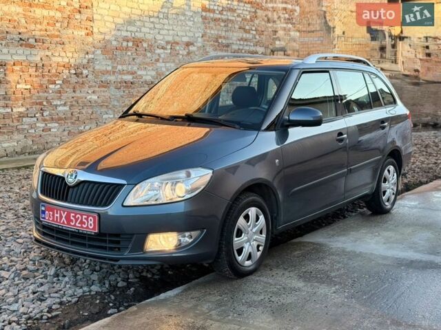 Сірий Шкода Фабія, об'ємом двигуна 1.2 л та пробігом 211 тис. км за 5500 $, фото 1 на Automoto.ua