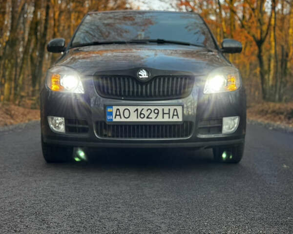 Серый Шкода Фабия, объемом двигателя 1.39 л и пробегом 316 тыс. км за 5600 $, фото 1 на Automoto.ua