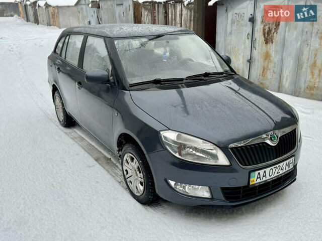 Серый Шкода Фабия, объемом двигателя 1.4 л и пробегом 167 тыс. км за 5500 $, фото 1 на Automoto.ua