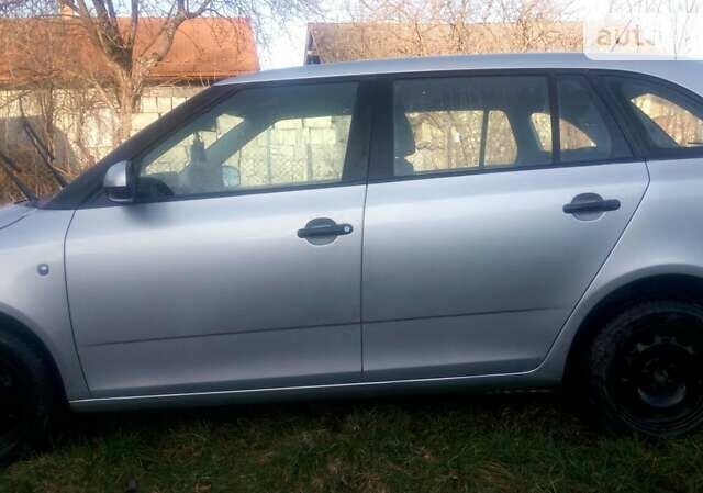 Серый Шкода Фабия, объемом двигателя 1.6 л и пробегом 231 тыс. км за 4900 $, фото 1 на Automoto.ua