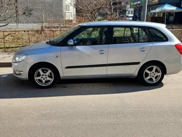 Сірий Шкода Фабія, об'ємом двигуна 1.2 л та пробігом 253 тис. км за 4500 $, фото 1 на Automoto.ua