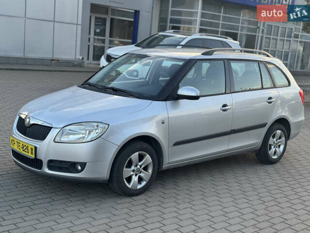Серый Шкода Фабия, объемом двигателя 1.4 л и пробегом 275 тыс. км за 5350 $, фото 1 на Automoto.ua