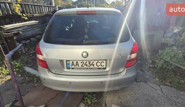 Шкода Фабия 2010 в Борисполе на Automoto.ua Серый Шкода Фабия, объемом двигателя 1.2 л и пробегом 311 тыс. км за 4500 $, фото 1 на Automoto.ua