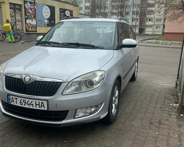 Серый Шкода Фабия, объемом двигателя 1.2 л и пробегом 230 тыс. км за 5550 $, фото 1 на Automoto.ua