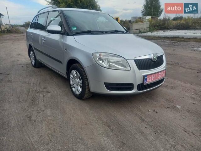 Сірий Шкода Фабія, об'ємом двигуна 1.6 л та пробігом 156 тис. км за 5750 $, фото 1 на Automoto.ua