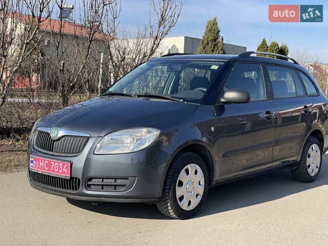 Сірий Шкода Фабія, об'ємом двигуна 1.4 л та пробігом 260 тис. км за 5800 $, фото 1 на Automoto.ua