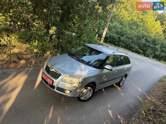 Сірий Шкода Фабія, об'ємом двигуна 1.39 л та пробігом 190 тис. км за 5999 $, фото 1 на Automoto.ua
