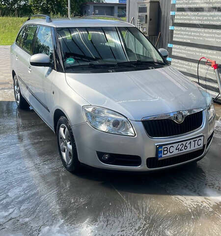 Серый Шкода Фабия, объемом двигателя 1.42 л и пробегом 260 тыс. км за 5750 $, фото 1 на Automoto.ua