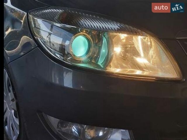 Сірий Шкода Фабія, об'ємом двигуна 1.2 л та пробігом 270 тис. км за 4200 $, фото 1 на Automoto.ua