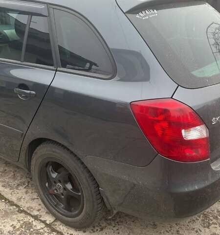 Сірий Шкода Фабія, об'ємом двигуна 1.2 л та пробігом 243 тис. км за 5200 $, фото 1 на Automoto.ua
