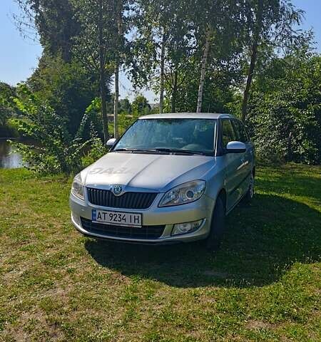 Сірий Шкода Фабія, об'ємом двигуна 1.6 л та пробігом 300 тис. км за 5500 $, фото 1 на Automoto.ua