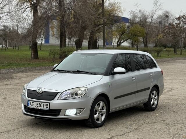 Сірий Шкода Фабія, об'ємом двигуна 1.2 л та пробігом 201 тис. км за 5500 $, фото 1 на Automoto.ua