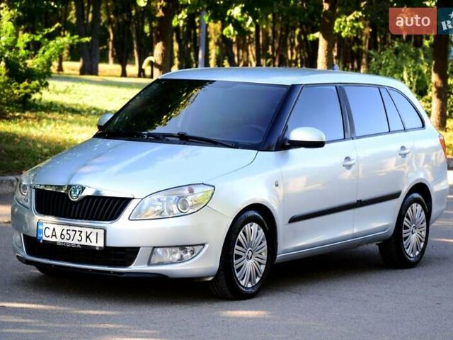 Сірий Шкода Фабія, об'ємом двигуна 1.6 л та пробігом 211 тис. км за 5799 $, фото 1 на Automoto.ua