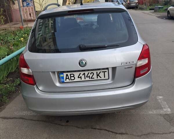 Серый Шкода Фабия, объемом двигателя 1.6 л и пробегом 275 тыс. км за 4800 $, фото 1 на Automoto.ua