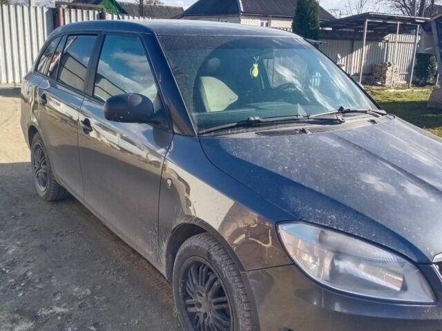 Серый Шкода Фабия, объемом двигателя 0 л и пробегом 320 тыс. км за 3500 $, фото 1 на Automoto.ua