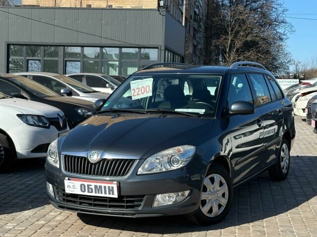 Сірий Шкода Фабія, об'ємом двигуна 1.2 л та пробігом 212 тис. км за 6500 $, фото 1 на Automoto.ua