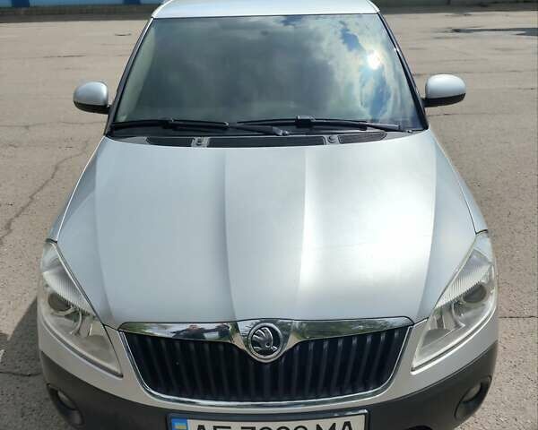 Серый Шкода Фабия, объемом двигателя 1.6 л и пробегом 227 тыс. км за 7500 $, фото 1 на Automoto.ua