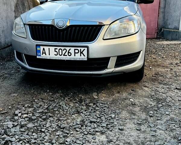 Серый Шкода Фабия, объемом двигателя 1.6 л и пробегом 555 тыс. км за 4400 $, фото 1 на Automoto.ua