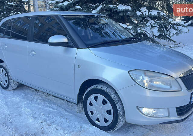 Серый Шкода Фабия, объемом двигателя 1.39 л и пробегом 244 тыс. км за 6190 $, фото 1 на Automoto.ua