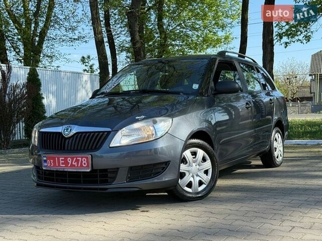 Серый Шкода Фабия, объемом двигателя 1.2 л и пробегом 175 тыс. км за 5650 $, фото 1 на Automoto.ua