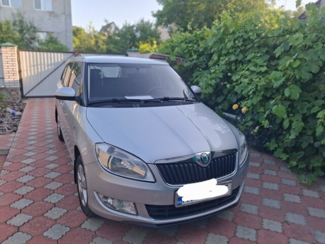 Серый Шкода Фабия, объемом двигателя 1.4 л и пробегом 160 тыс. км за 6700 $, фото 1 на Automoto.ua