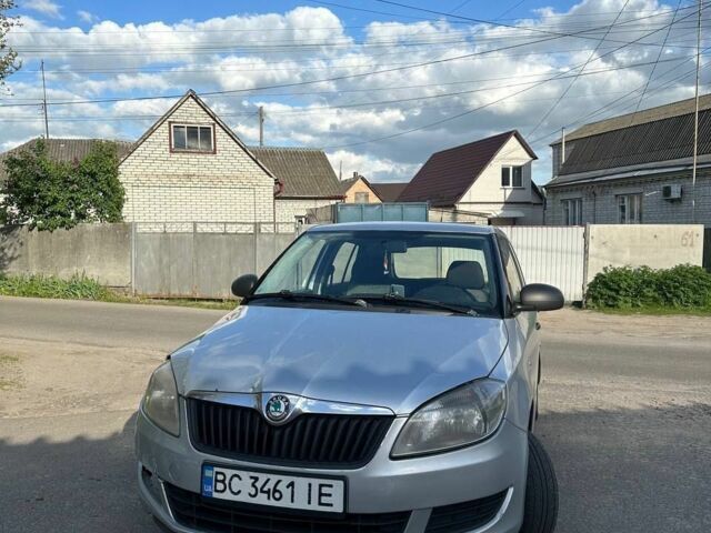 Серый Шкода Фабия, объемом двигателя 1.2 л и пробегом 300 тыс. км за 1500 $, фото 1 на Automoto.ua