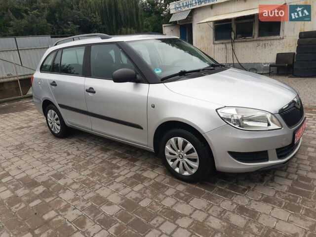 Серый Шкода Фабия, объемом двигателя 1.39 л и пробегом 181 тыс. км за 6350 $, фото 1 на Automoto.ua