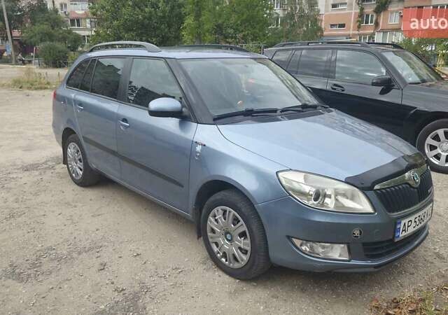 Серый Шкода Фабия, объемом двигателя 1.2 л и пробегом 240 тыс. км за 6100 $, фото 1 на Automoto.ua
