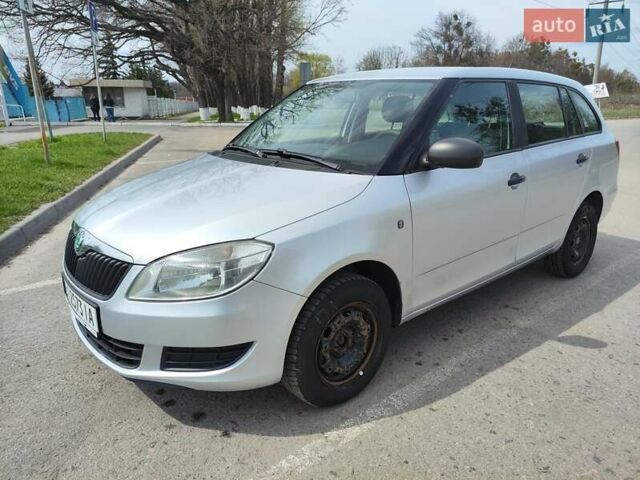 Серый Шкода Фабия, объемом двигателя 1.6 л и пробегом 270 тыс. км за 5800 $, фото 1 на Automoto.ua