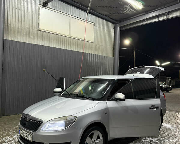 Шкода Фабія 2011 у Мукачеве на Automoto.ua Сірий Шкода Фабія, об'ємом двигуна 1.6 л та пробігом 248 тис. км за 5650 $, фото 1 на Automoto.ua