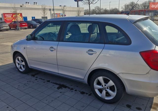 Серый Шкода Фабия, объемом двигателя 1.6 л и пробегом 295 тыс. км за 4906 $, фото 1 на Automoto.ua