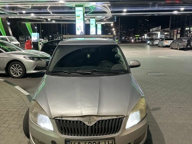 Серый Шкода Фабия, объемом двигателя 1.6 л и пробегом 400 тыс. км за 4500 $, фото 1 на Automoto.ua