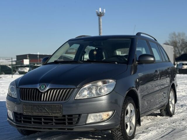 Серый Шкода Фабия, объемом двигателя 0 л и пробегом 150 тыс. км за 5799 $, фото 1 на Automoto.ua