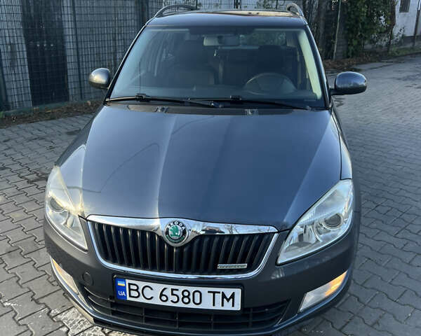 Сірий Шкода Фабія, об'ємом двигуна 1.2 л та пробігом 300 тис. км за 4399 $, фото 1 на Automoto.ua
