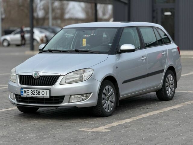 Сірий Шкода Фабія, об'ємом двигуна 1.6 л та пробігом 220 тис. км за 5999 $, фото 1 на Automoto.ua