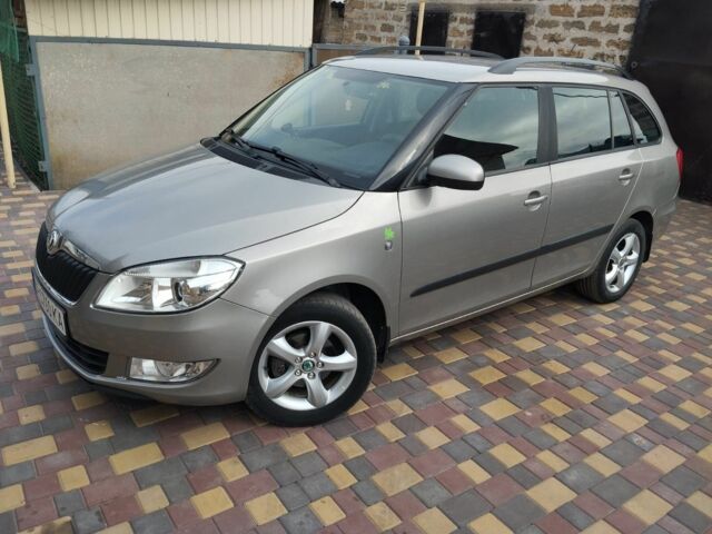 Серый Шкода Фабия, объемом двигателя 1.2 л и пробегом 110 тыс. км за 6200 $, фото 1 на Automoto.ua