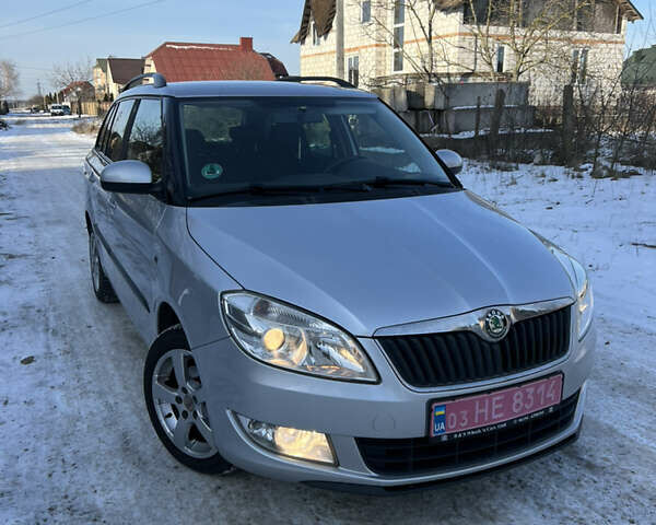 Серый Шкода Фабия, объемом двигателя 1.2 л и пробегом 210 тыс. км за 5999 $, фото 1 на Automoto.ua